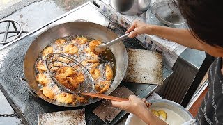 Epic MALAYSIAN STREET FOOD TOUR  SARAWAK Borneo STREET FOOD [upl. by Idmann]