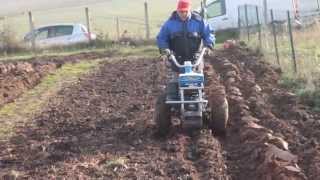 Labour avec un motoculteur Staub rancher K1065 [upl. by Zizaludba]