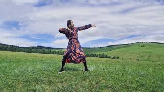 MONGOLIAN TRADITIONAL DANCE Toohuu negen gos [upl. by Nahshun641]