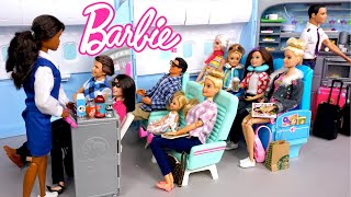 Mis Muñecas se Van de Viaje en Familia  Videos de Barbie español [upl. by Calley]