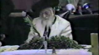 Bobov Rebbe Ztquotl on Sukkos  Hoshana Rabba [upl. by Egdirdle]