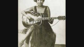 Memphis Minnie  Hoodoo Lady Blues [upl. by Atteram541]