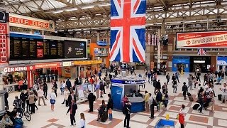 A Walk Through The London Victoria Station London England [upl. by Deehsar]