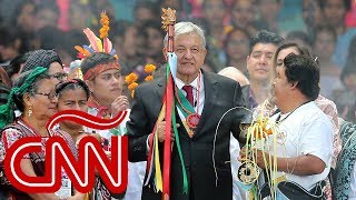 Así finalizó López Obrador su discurso como presidente en el Zócalo [upl. by Neffirg670]