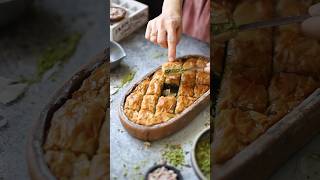 How to Make Turkish Baklava Dessert [upl. by Gluck]