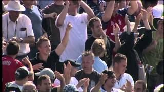 Simon Jones bowls Clarke  Ashes 2005 3rd Test [upl. by Kleper]