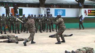 Remise de médailles aux soldats du Contingent togolais de l’ONUCI [upl. by Hatty]